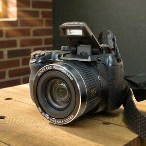 Fujifilm FinePix S1800 12.2MP Digital Camera 18x Optical Zoom Tested Working